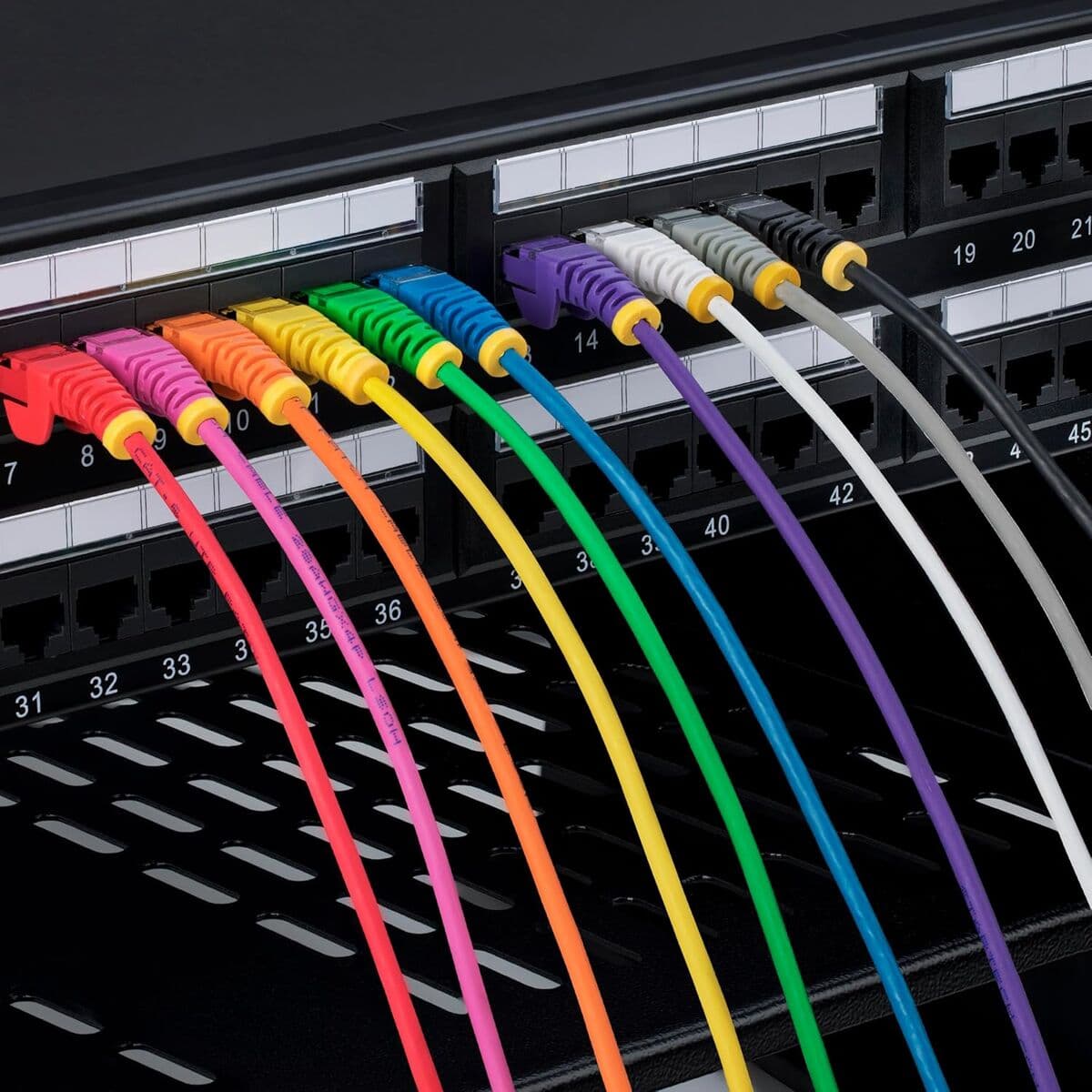 Câble RJ45 Catégorie 6 UTP Rigide Startech N6PAT5MPKS Rose 5 m - Image 10