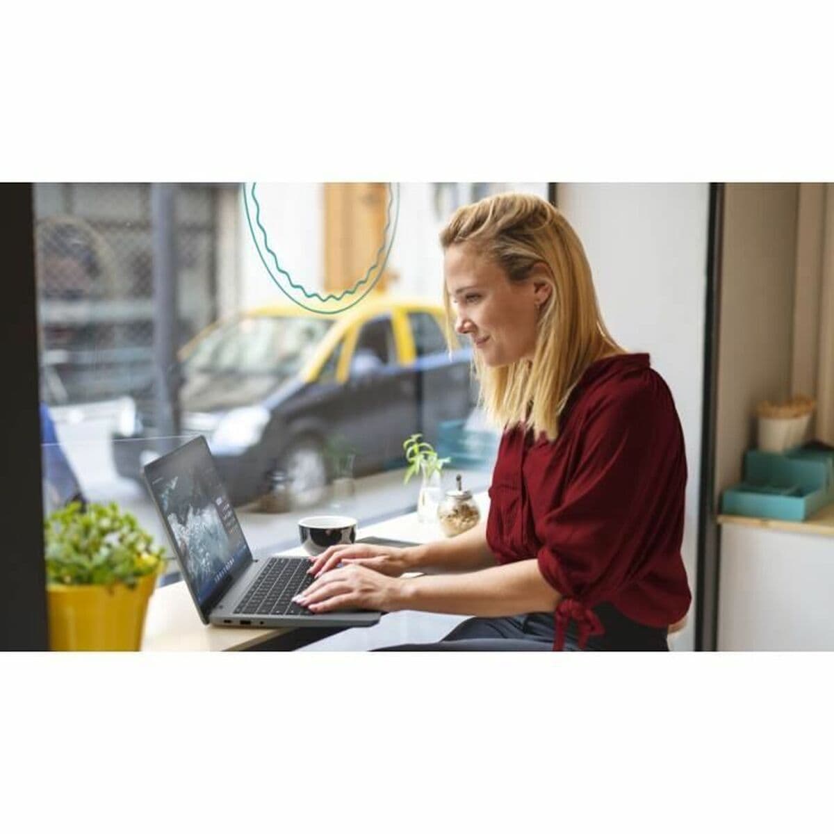 Laptop Lenovo IdeaPad 3 14IAN8 14" Intel Core i3 N305 8 GB RAM 128 GB SSD - Image 2