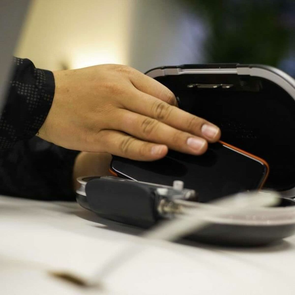 Nešiojamas seifas su apsauginiu laidu Master Lock 5900EURD Juoda ABS 6 x 12,9 x 24 cm - Image 5