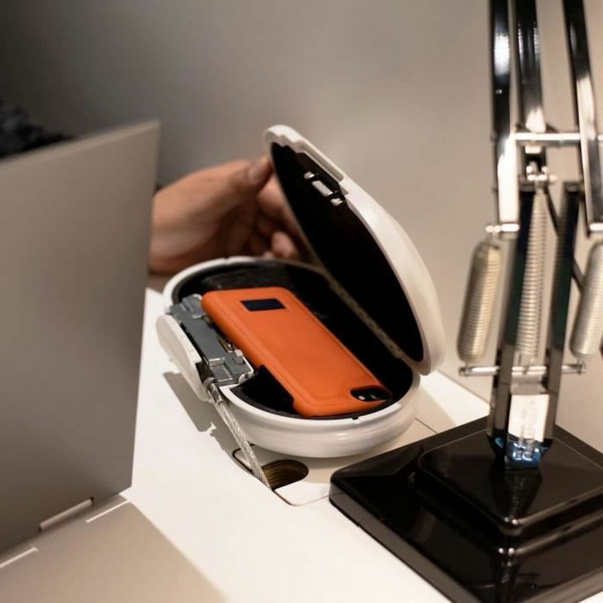 Caja Fuerte Portátil con Cable de Seguridad Master Lock 5900EURDWHT Blanco ABS 700 ml 6 x 12,9 x 24 cm - Image 3