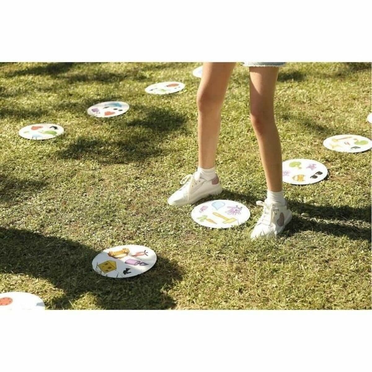 Juego de Mesa Asmodee Dobble Giant 26 x 6 x 26 cm - Image 6