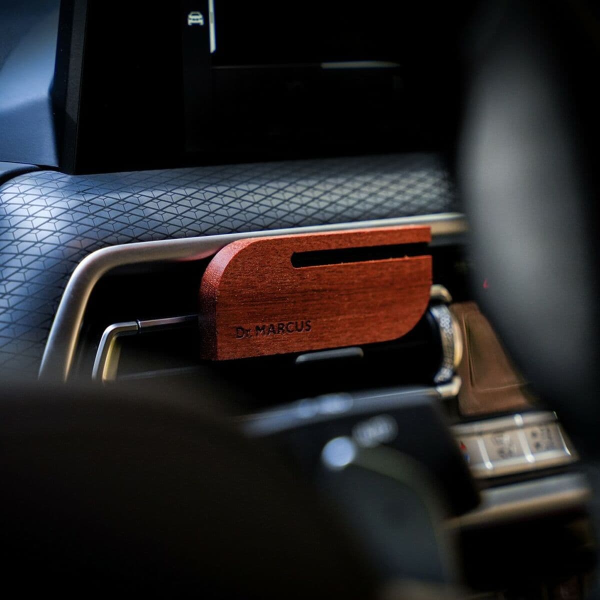 Auto Lufterfrischer Dr Marcus Legend Midnight Mist Holz Parfüm - Image 6