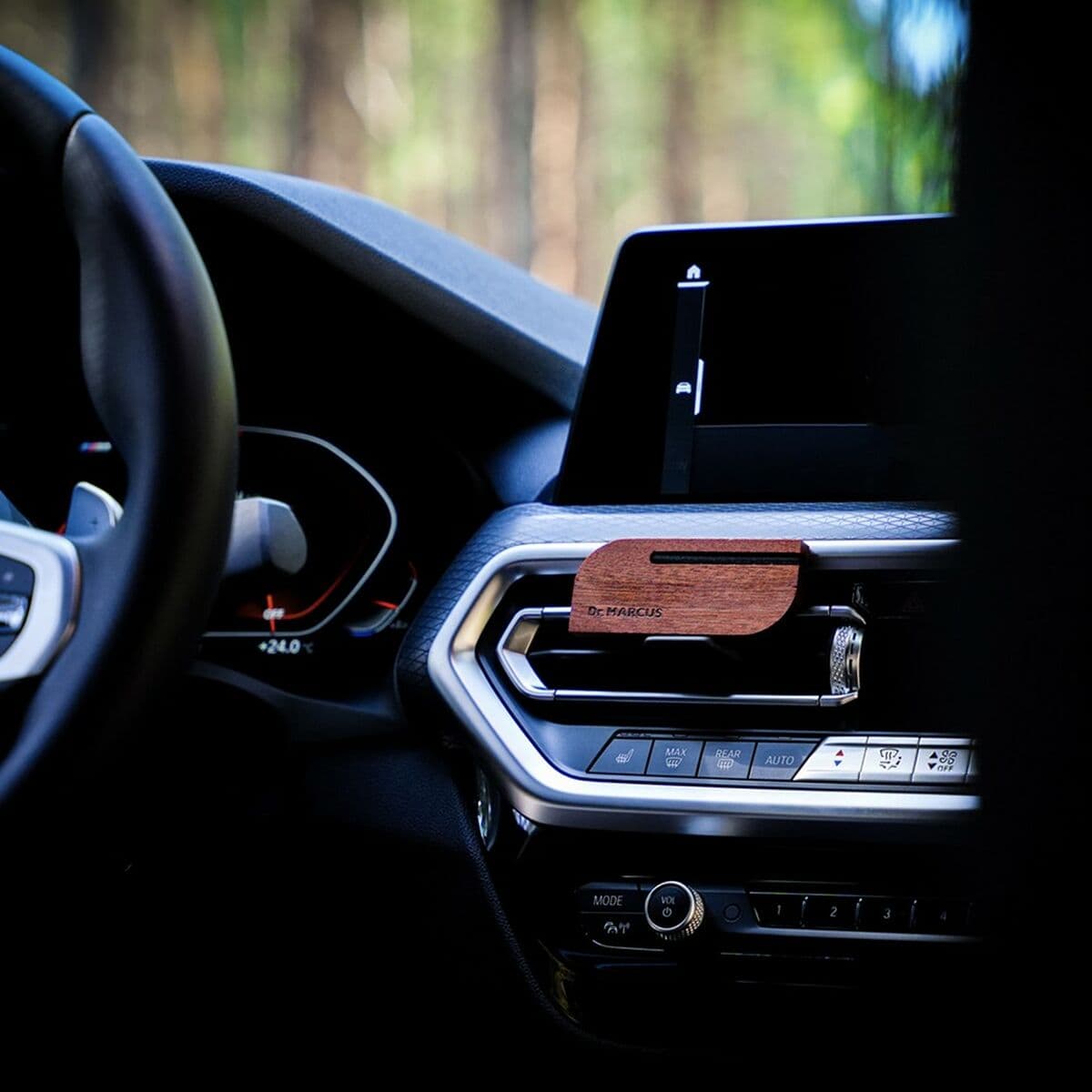 Auto Lufterfrischer Dr Marcus Legend Wild Fusion Holz Parfüm - Image 6