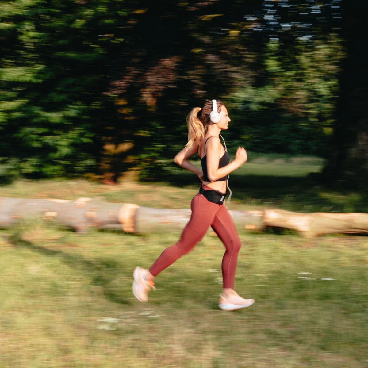 Waterfly Bauchtasche Running Sport 3.0 Schwarz Unisex Lycra 1L mit Reflektoren - Image 11