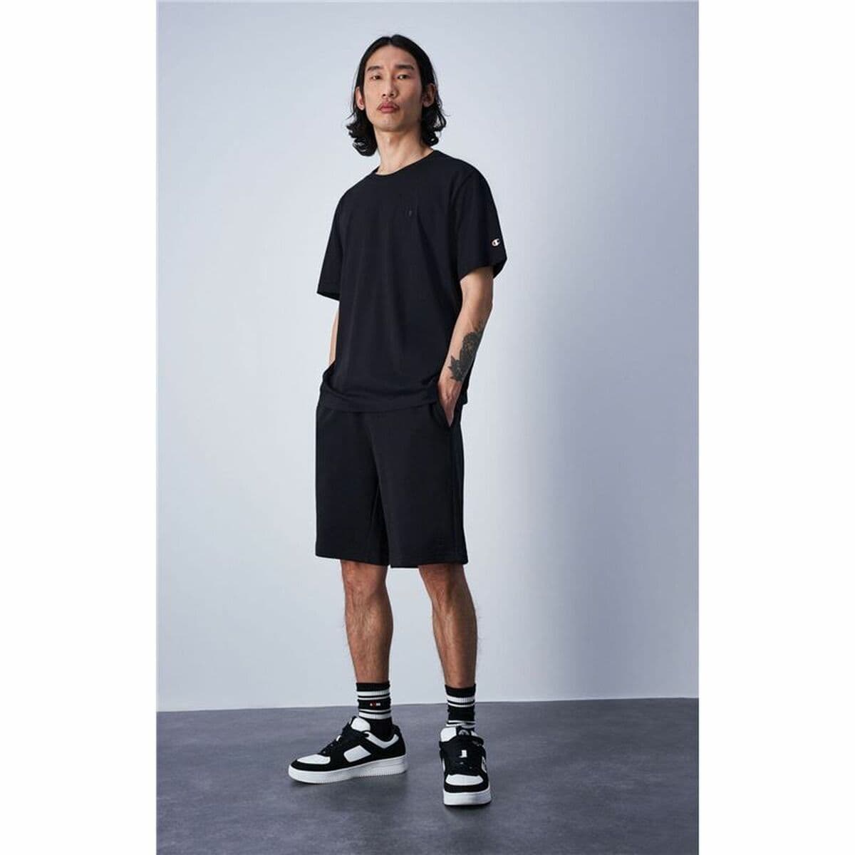 Camiseta de Manga Corta Hombre Champion Crewneck Negro - Image 2