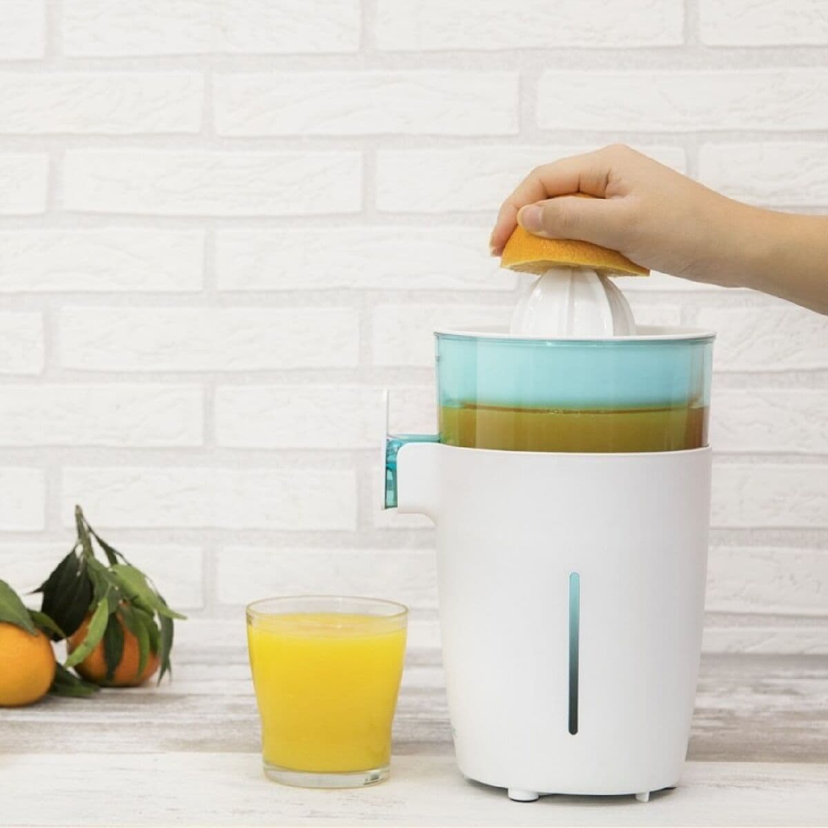 Cecotec Elektrische Zitruspresse Zitrus TowerAdjust Easy 800 800W 0,5L weiß Edelstahl - Image 4