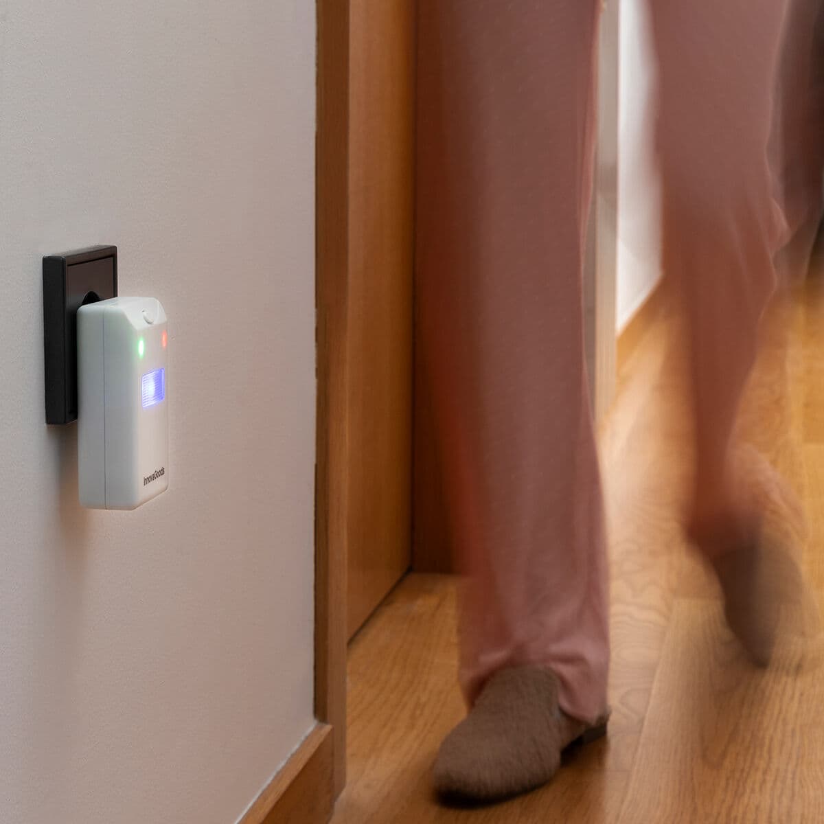 Repelente Ultrasónico de Plagas con LED Killekt Duo InnovaGoods 2 Unidades - Image 4