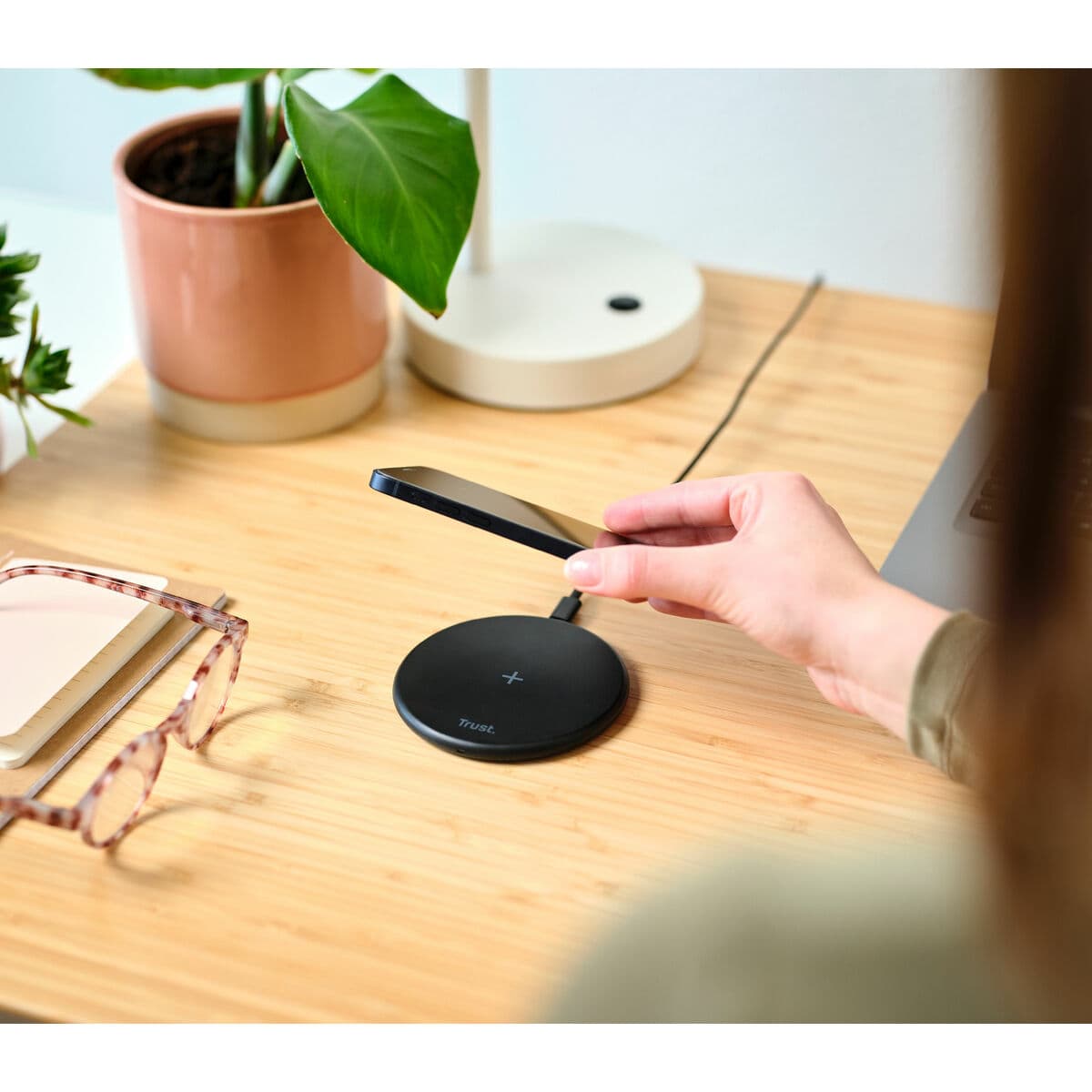Trådlös laddare Trust 24784 Svart USB-C 15 W - Image 2