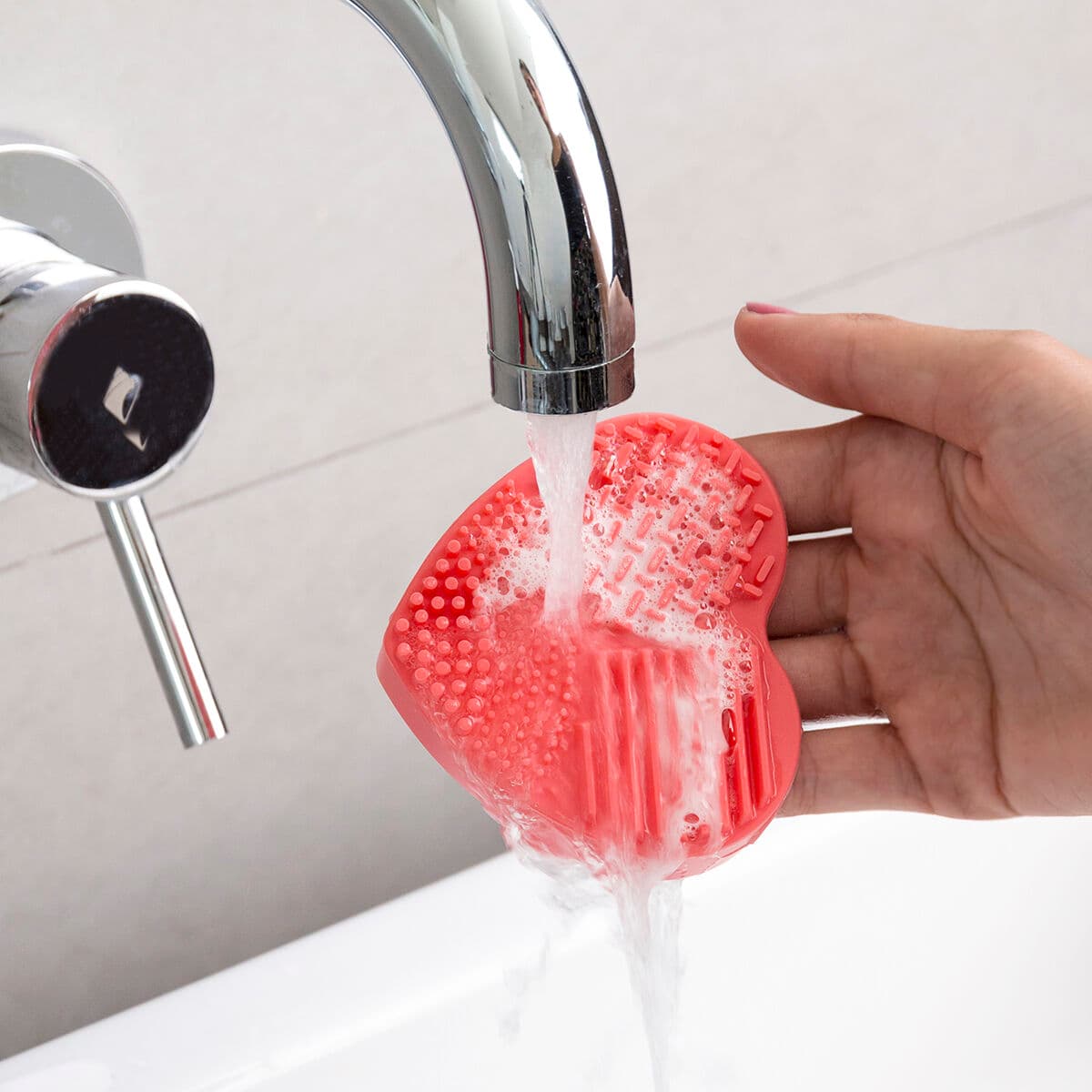 Makiažo šepetėlių valiklis Heart InnovaGoods - Image 3