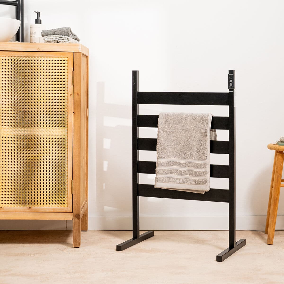 Toallero Eléctrico de Pie o Pared Towarck InnovaGoods 5 Barras - Image 3